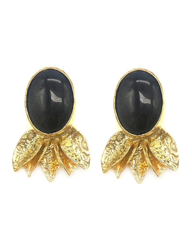 PENDIENTES MUER NEGROS Y DORADOS CON  PIEDRA NATURAL BAÑADA EN ORO CON HOJITAS