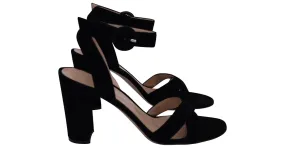 Sandalias con tira al tobillo Frida de Gianvito Rossi en ante negro 