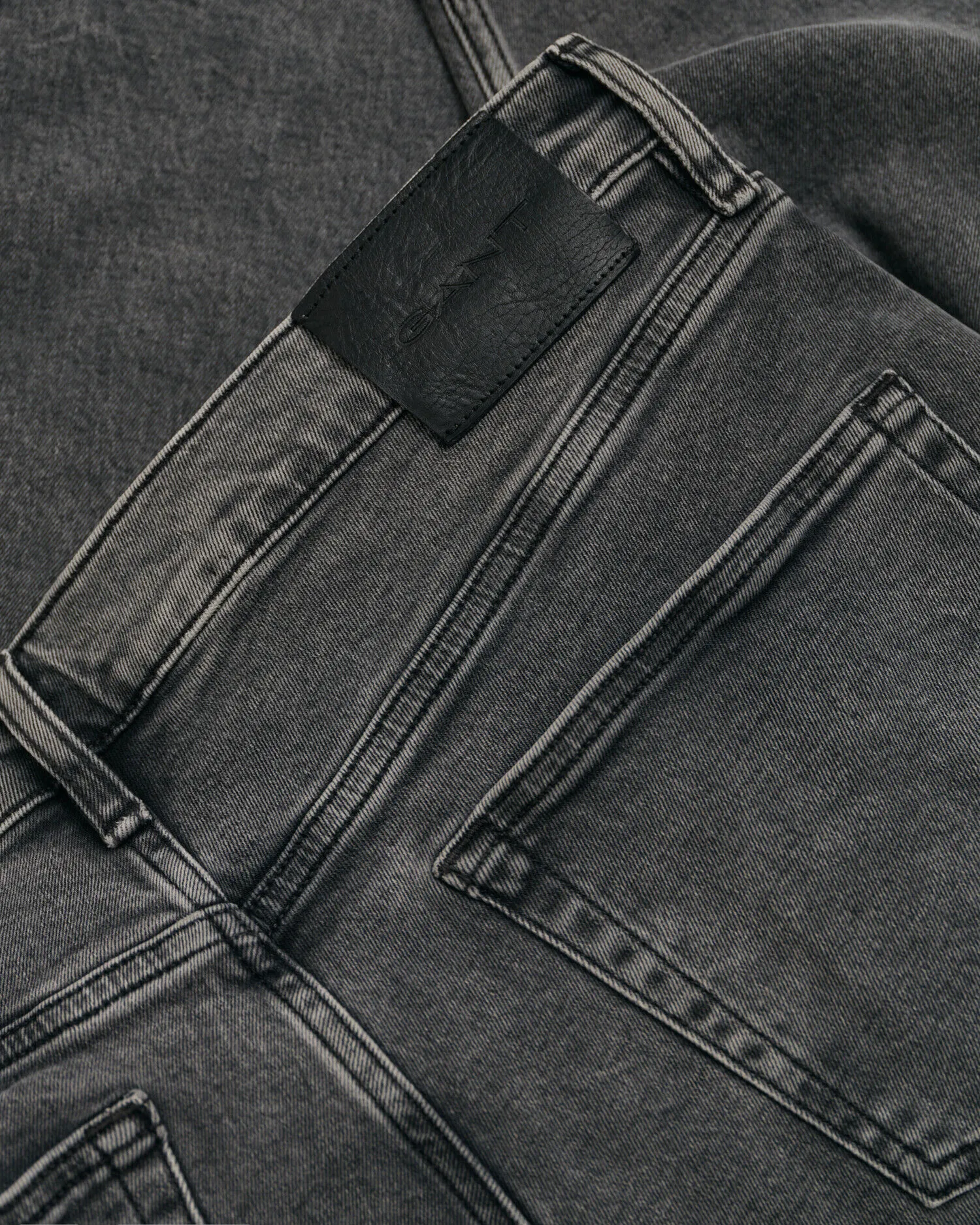 Vaqueros Slim Fit negros con lavado